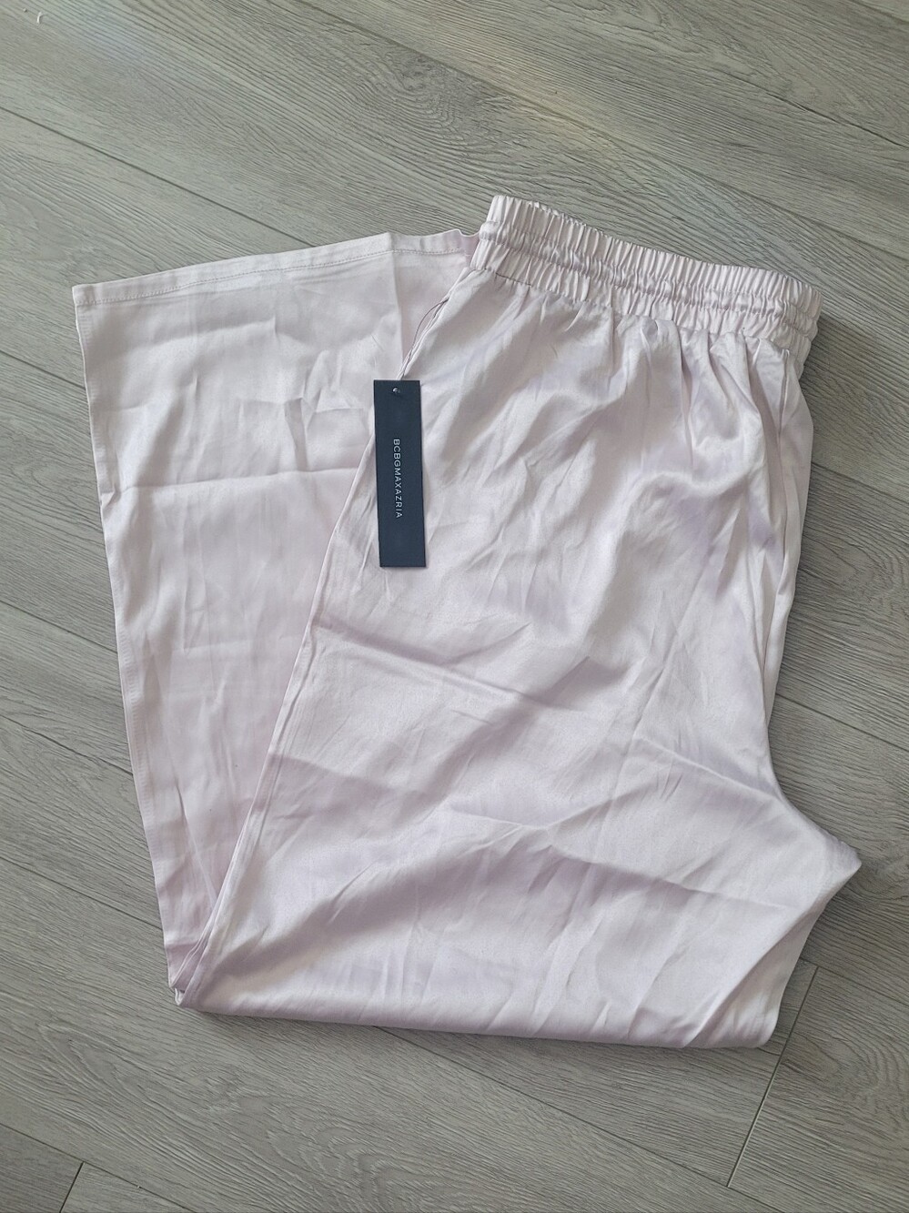 🆕️ BCBG MaxAzria Blush Satin Wide-Leg Pants - Picture 5 of 5